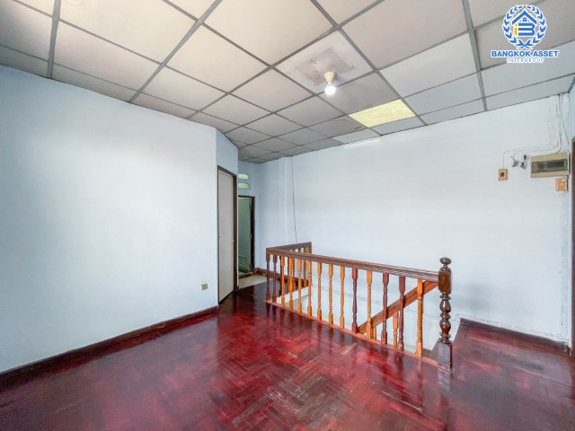 *****ทาวน์เฮ้าส์มือสองย่านนนทบุรี ม.ซอยเรวดี57 ติวานนท์ หลังมุม! เนื้อที่ 16 ตร.ว. ฟังก์ชัน 2 ห้องนอน 2 ห้องน้ำ 1 ที่จอดรถ บนทำเลเชื่อมต่อทุกการเดินทาง เพียงไม่ถึง 7 นาที ก็ถึงรถไฟฟ้าสายสีม่วง "สถานีบางกระสอ" และจุดขึ้นทางด่วน "ศรีรัช" จองเลย!